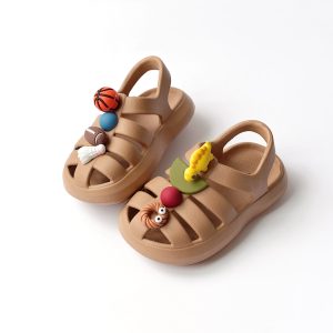 Boxbo Vízi szandál TOY - BARNA 12 darab mini játék és kiegészítő